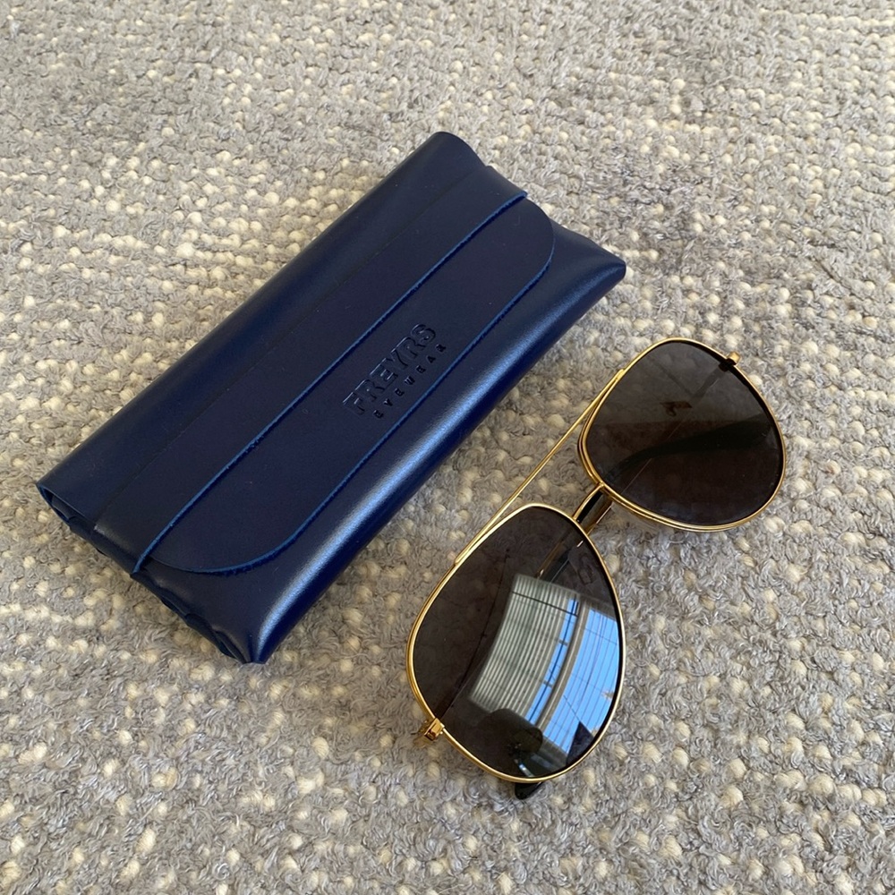 freyrs aviayor gold sunglasses